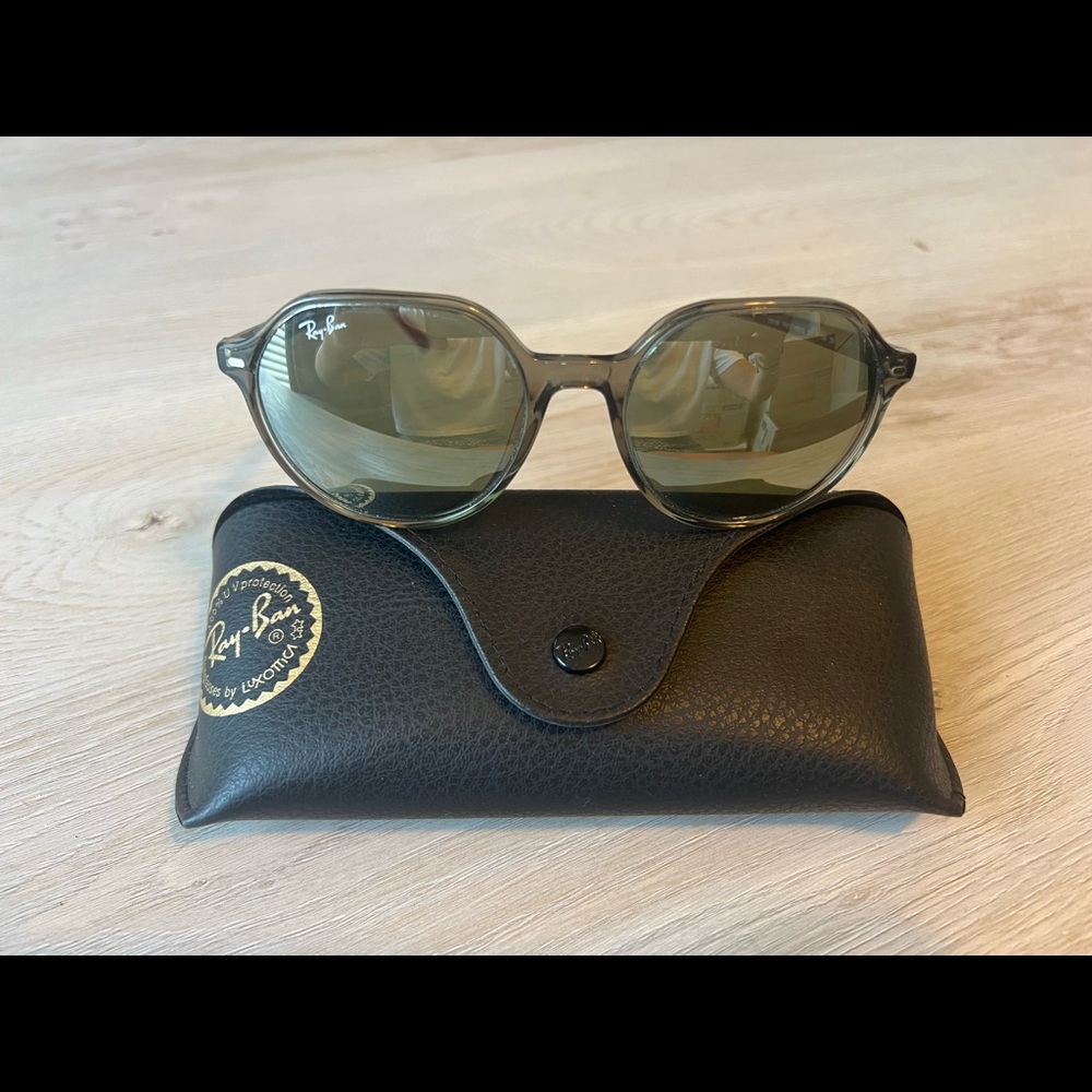 Ray Ban Sunglasses (RB 2195)
